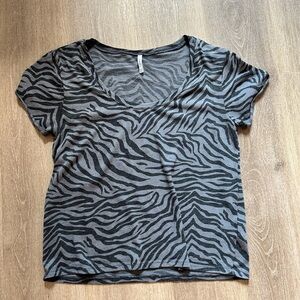 Zsupply Gray and black zebra tee